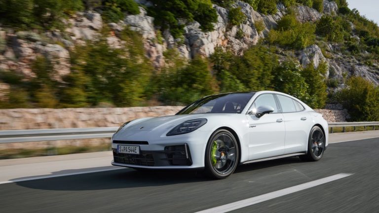 Beginning in 2024, the Porsche Panamera V-6 E-Hybrids will have up to 536 horsepower