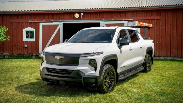 Chevrolet Silverado EVs are on sale at dealers for $16,000 less than the MSRP