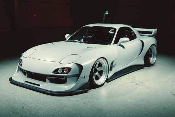 The RX-7 FD that a beginner builder is making wants to do well in the Grand Touring Championship