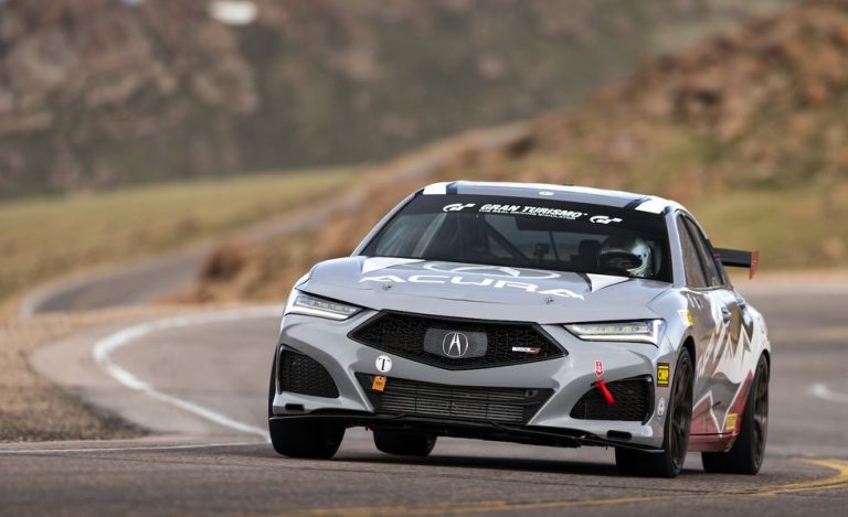 This year’s Pikes Peak Hill Climb will feature the 2024 Acura Integra Type S