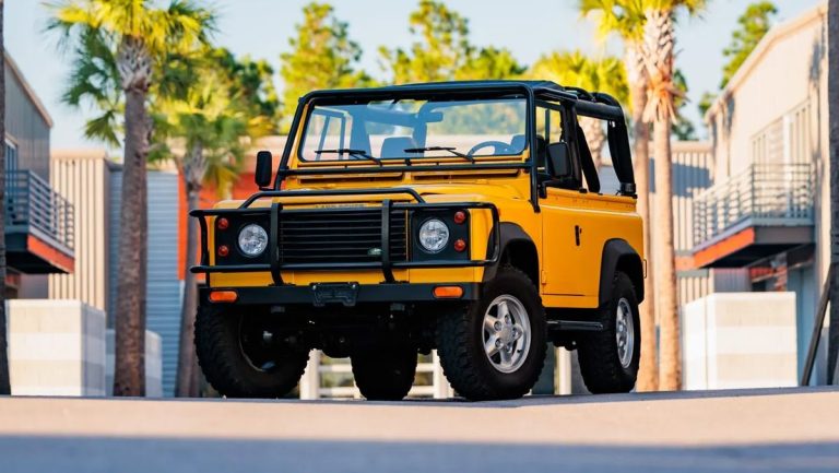 A 1994 Land Rover 90 V-8 is the main item up for sale today at BaT