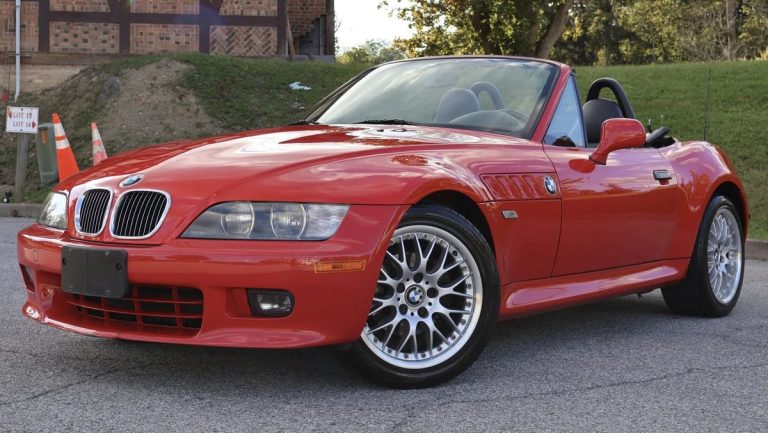 The 2000 BMW Z3 2.8 Roadster is today’s Bring a Trailer pick