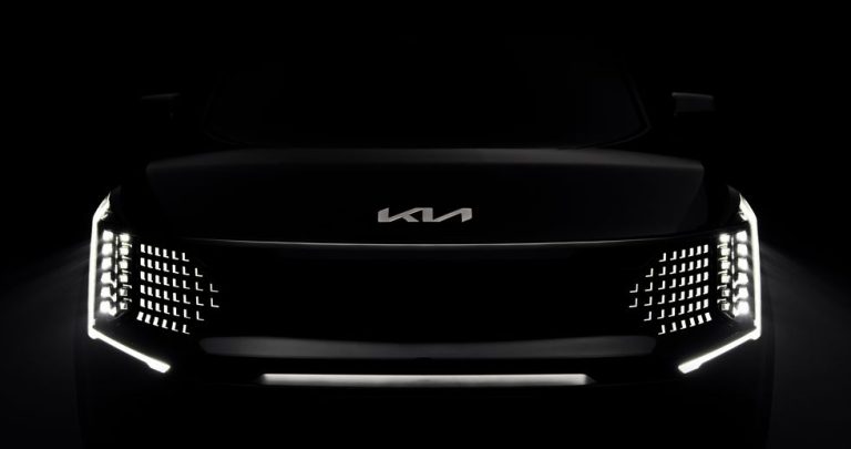 Kia’s Latest Teaser Shows the Shape of the EV9