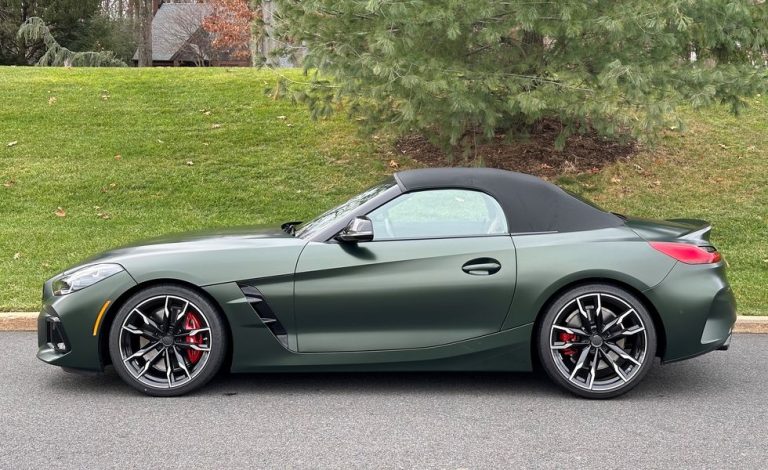 The BMW Z4 2024 will get a manual transmission at some point