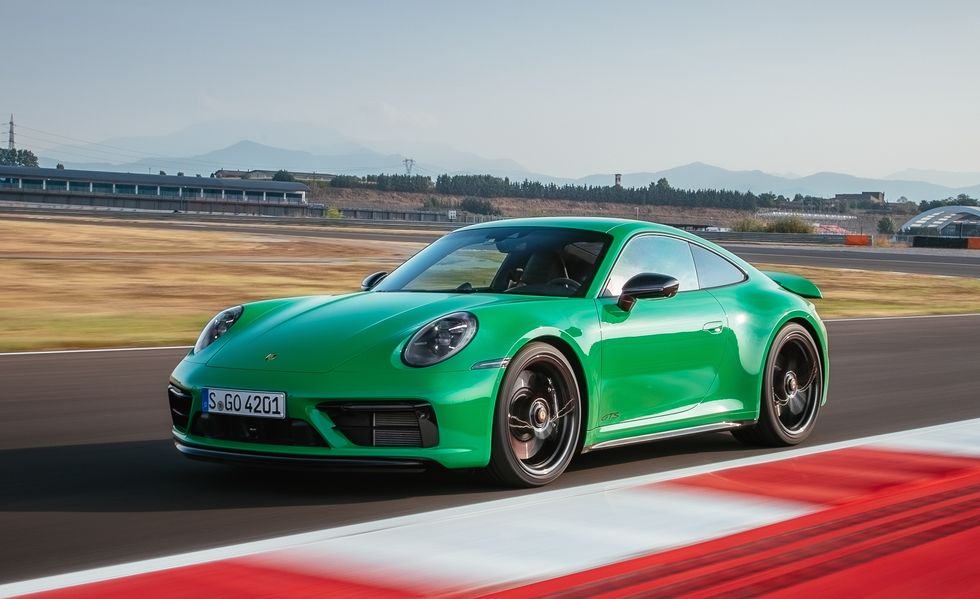 It took 8.7 seconds less for the Porsche 911 Hybrid to beat the old record on the Ring