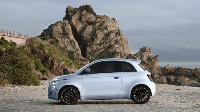 Is the 2024 Fiat 500e really based in Los Angeles?