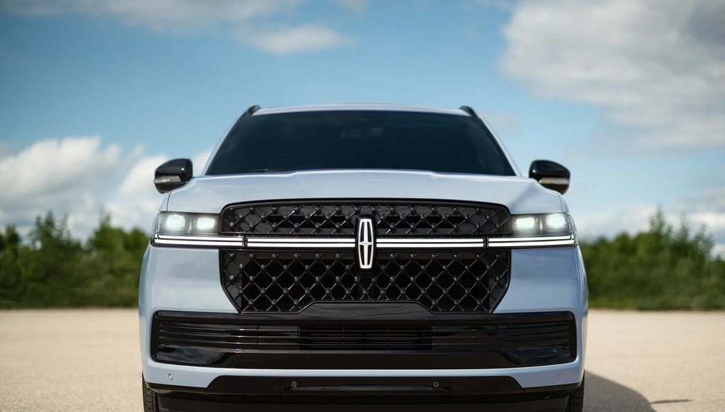 Widescreen infotainment is Taken to a Whole New Level in 2025 Lincoln Navigator