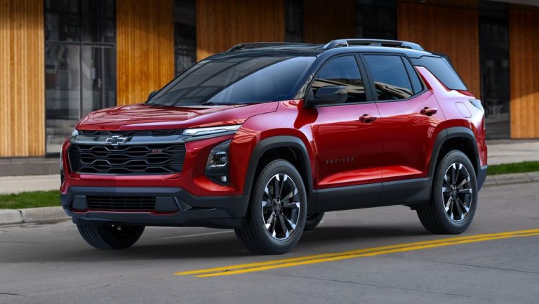 The 2025 Chevrolet Equinox and its electric version only share the name