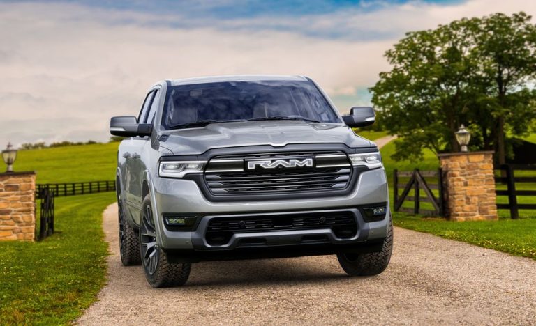 The 2025 Ram 1500 Ramcharger makes electric trucks less worried about their range