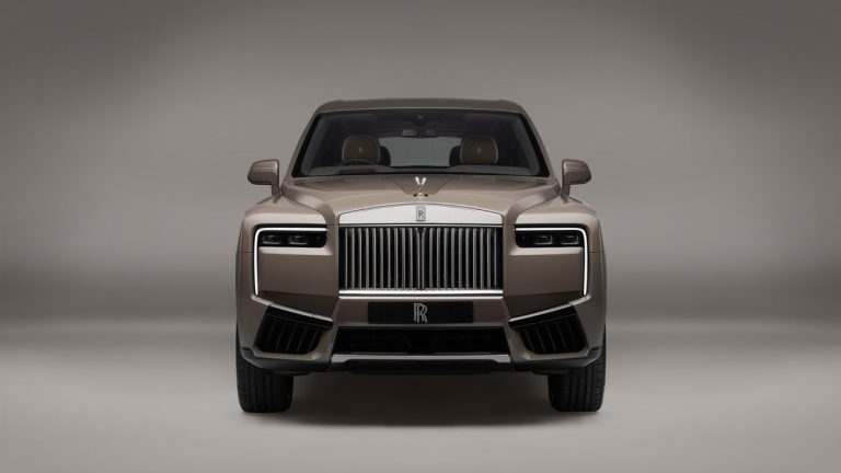 The 2025 Rolls-Royce Cullinan has the same V-12 engine but a bigger front end