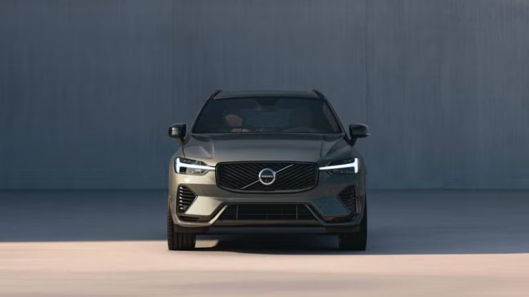 2026 Volvo XC60 Update Features Redesigned Grille And Larger Touchscreen