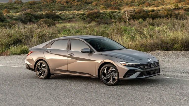 The 2025 Hyundai Elantra has lower hybrid prices and a new trim level structure