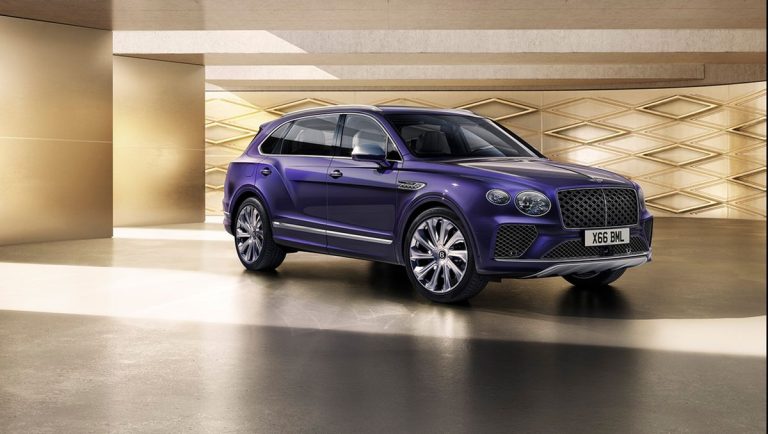 The 2024 Bentley Bentayga gets turning on the back wheels and a new grille