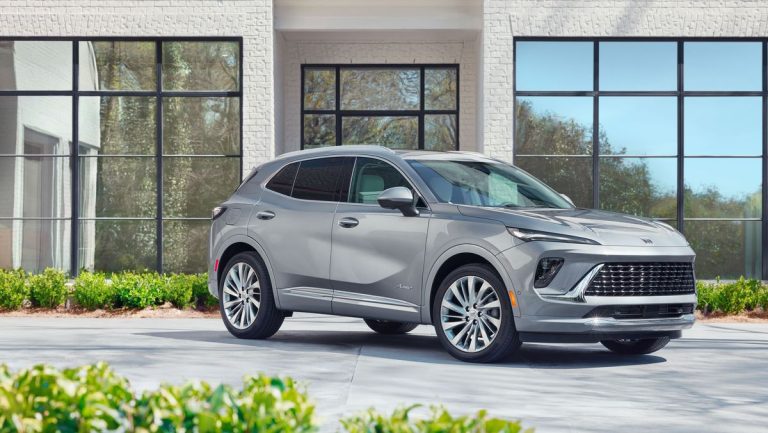 The Buick Envision 2024 gets a facelift that looks like a Wildcat