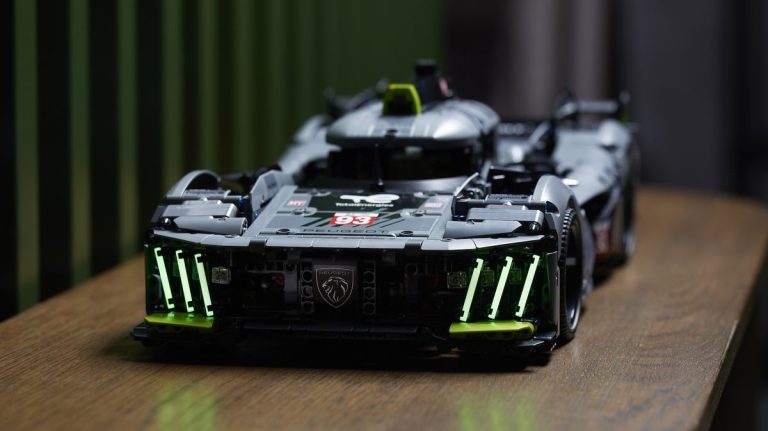 With the Lego Technic Peugeot 9X8 Hybrid Hypercar, you can try to win at Le Mans