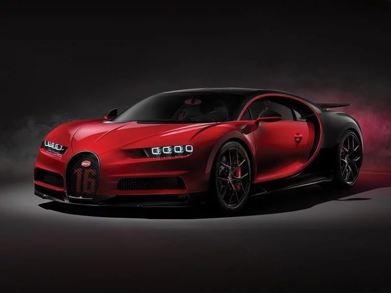 In 2024, a hybrid V-8-powered replacement to the Bugatti Chiron will be shown off