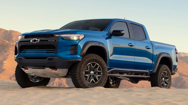 The sale is stopped because of bugs in the software for the 2024 Chevy Colorado and GMC Canyon