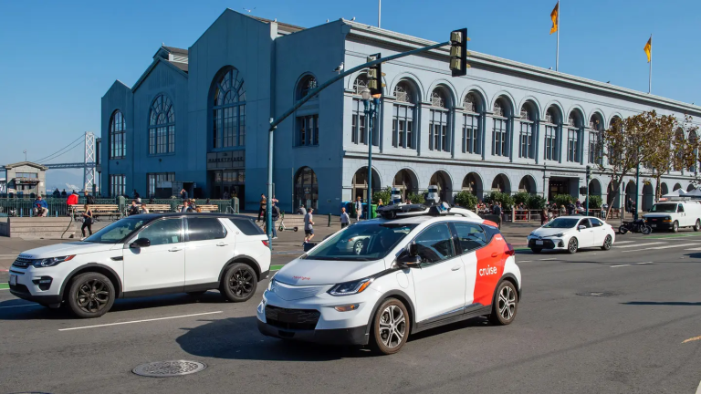 When Cruise Robotaxis gets back on track, it will all start in Phoenix