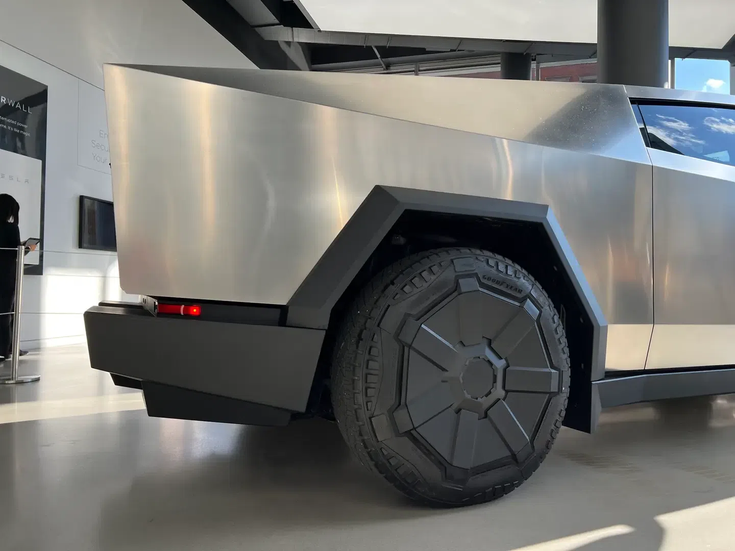 We got a good look at the Tesla Cybertruck, which has holes between its panels
