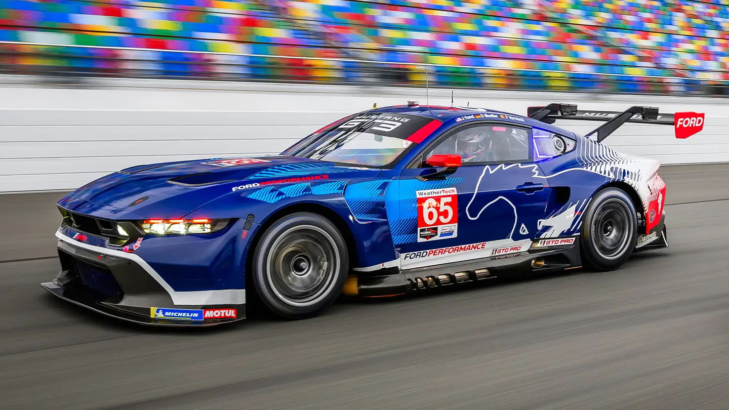 Mustangs with V8 engines, not EcoBoost engines, are what Ford wants to race
