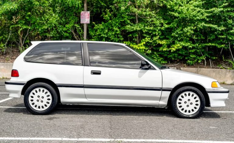The Bring A Trailer Auction Pick For Today Is A 1990 Honda Civic Si Hatchback