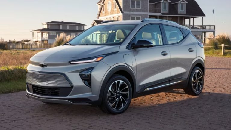 After going back to replacing batteries, GM is giving Chevy Bolt owners $1,400 gift cards