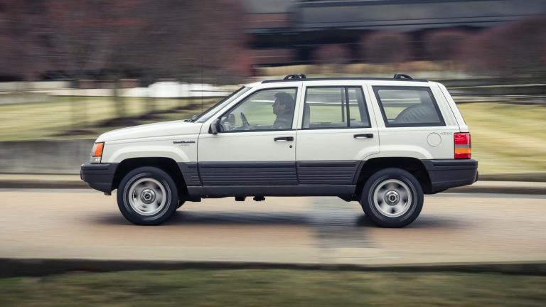 1993 Jeep Grand Cherokees were SUVs of the past and future