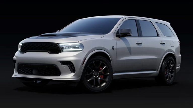 The price of 2025 Dodge Durango SRT Hellcat Silver Bullet is $115,315