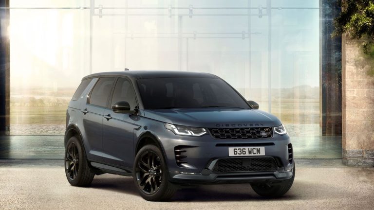 In 2024, the Land Rover Discovery Sport will have a curved touch screen that is 11.4