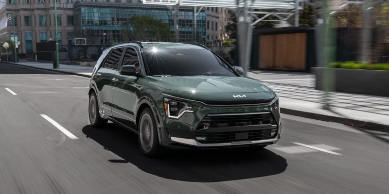 2026 Kia Niro hybrid SUV in white exterior front three-quarter view