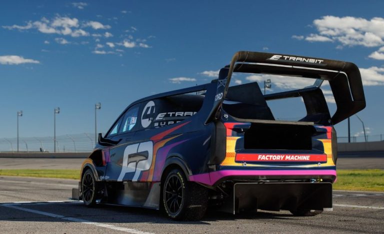 With a crazy-big wing, the Ford SuperVan 4.2 can climb Pikes Peak