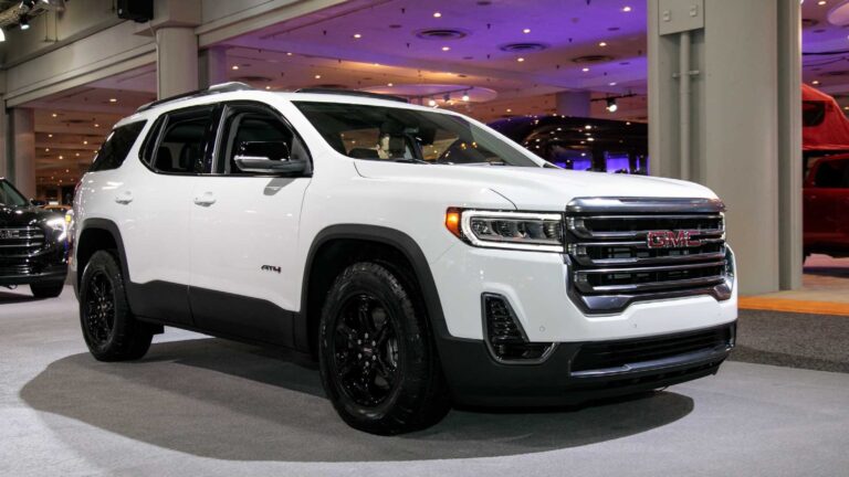 2023 GMC Acadia Review