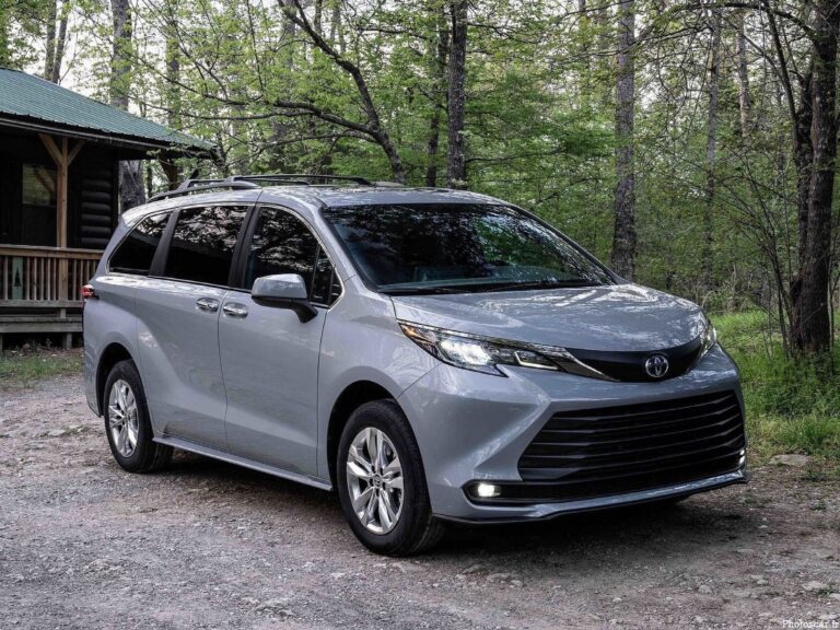 2025 Toyota Sienna