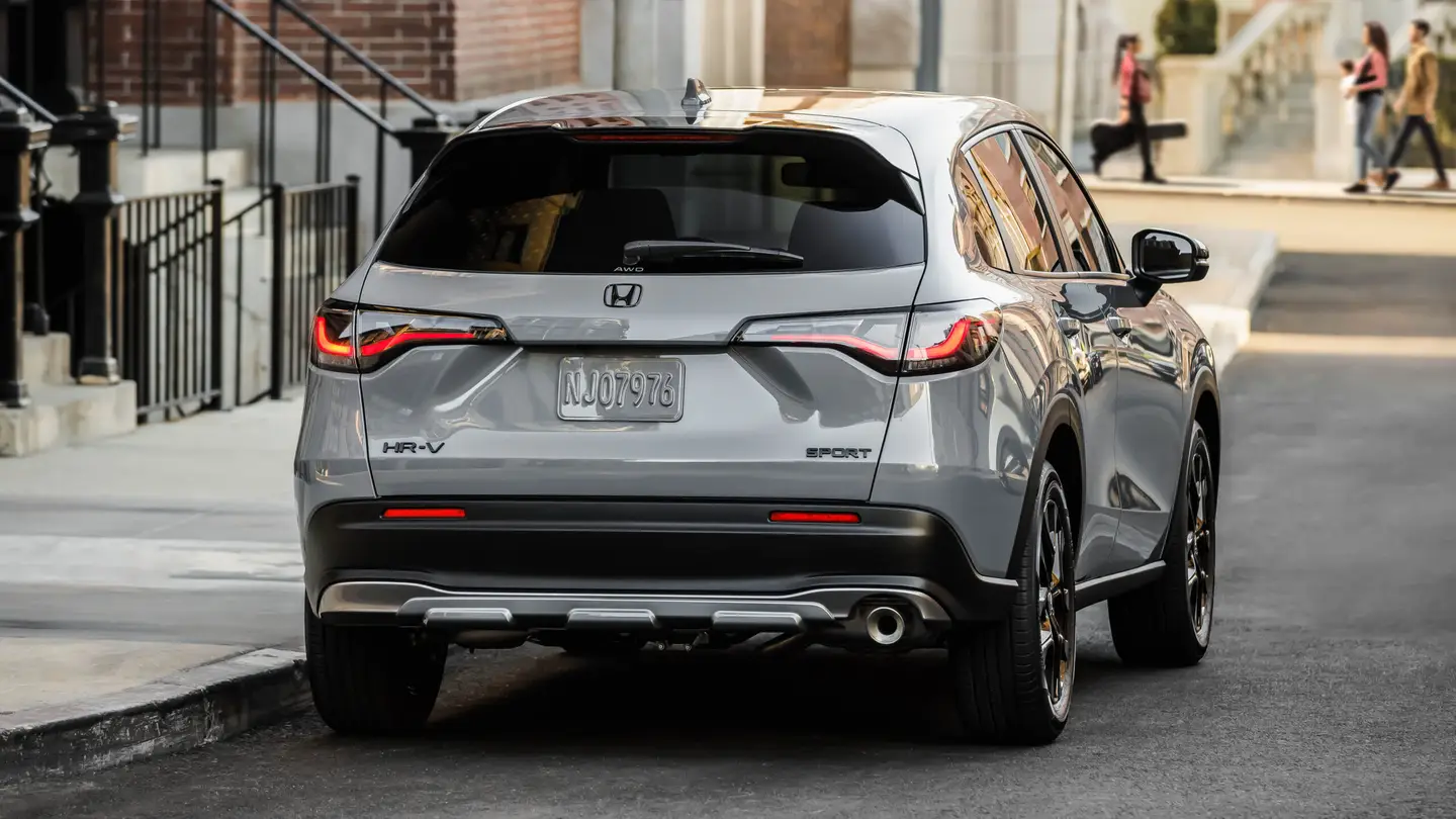 The back windows of the Honda HR-V break down on their own 