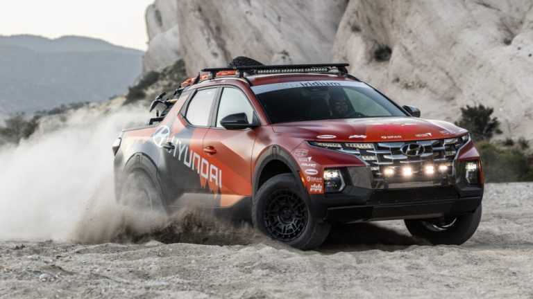 New “minimal” off-road features are added to the Hyundai Santa Cruz for the famous Rebelle Rally