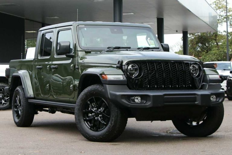 Even though sales are declining, the Jeep Gladiator gets a record-setting $20K discount off the MSRP