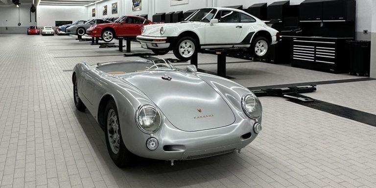 The Atlanta Classic Collection is where you can find these beautiful Porsches.