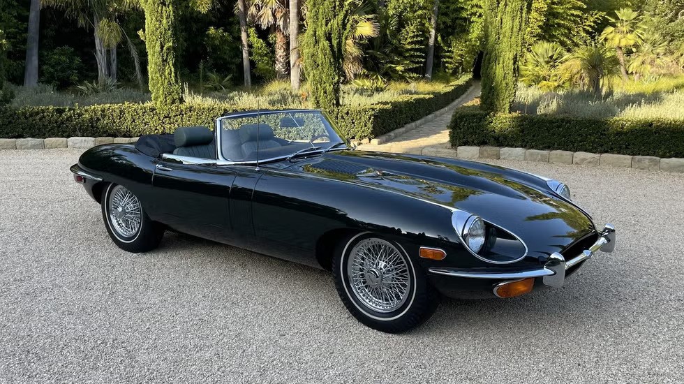 Today's Bring a Trailer pick is a 1969 Jaguar E-Type Roadster