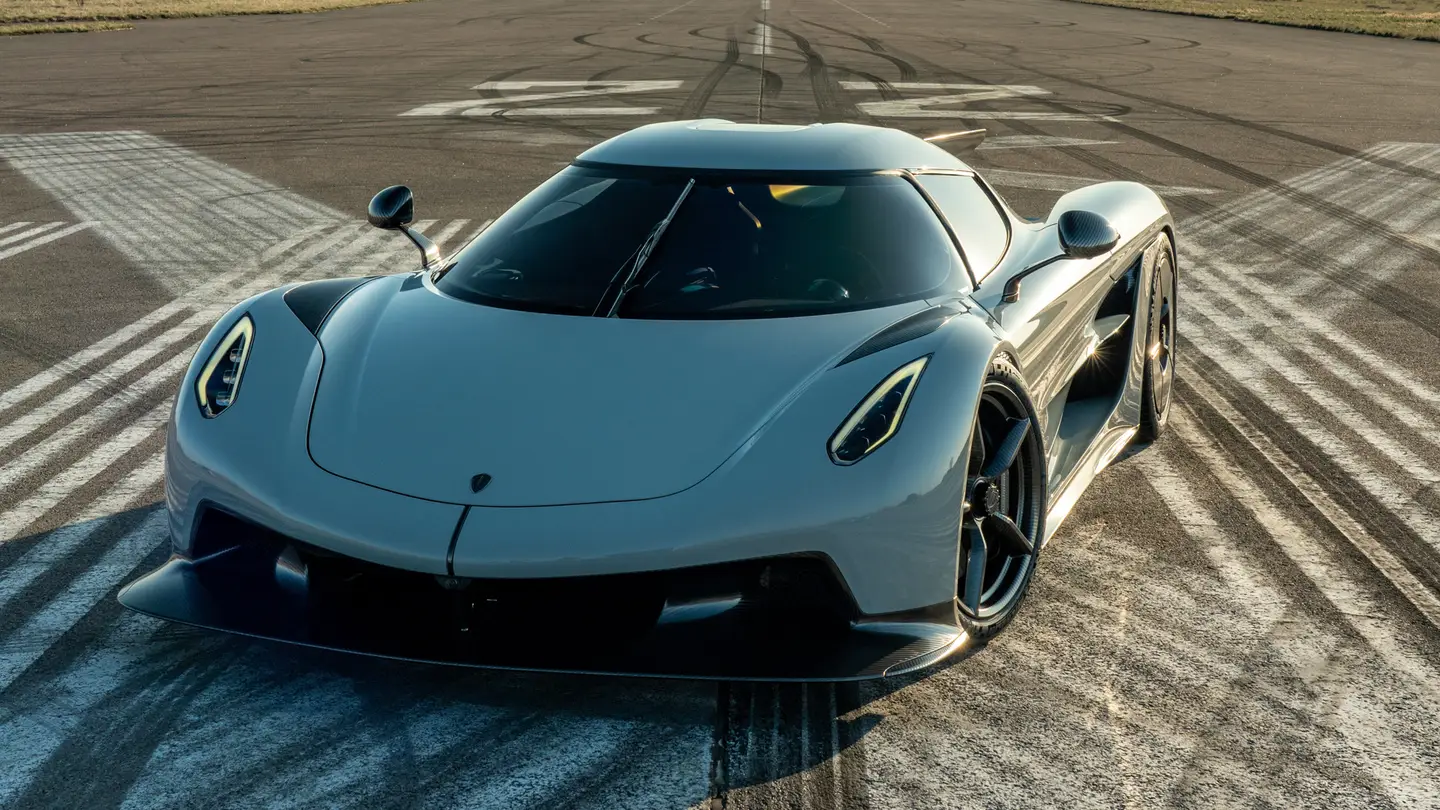 As Bugatti gets ready to try to set a new record for the fastest car, Koenigsegg calls him out
