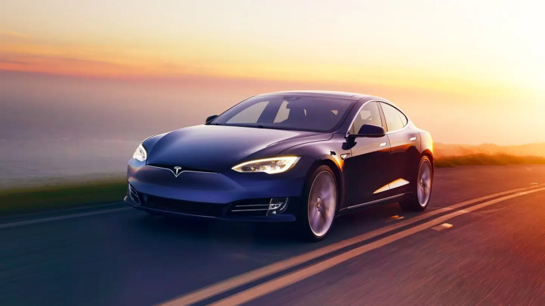 Tesla Canada offers three years of free supercharging on new cars