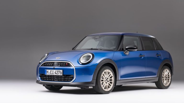 In 2025, the longer Mini Cooper with five doors will be back