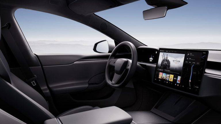 The Controversial Steering Yoke for Tesla Cars Now Costs $250